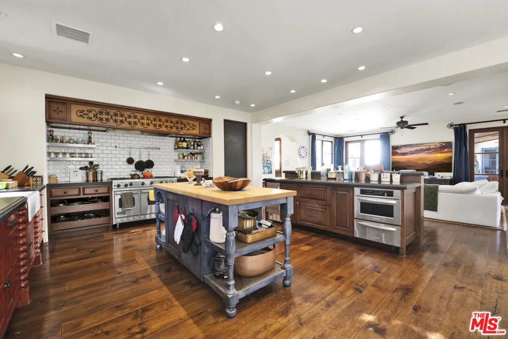 1487 Meadowcrest Circle, Corona, California 92882 home-pic-18